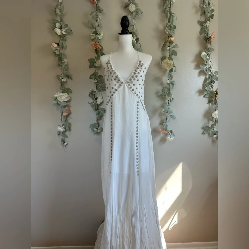 GIVENCHY Sleeveless Crystal Gown - Picture 4 of 17